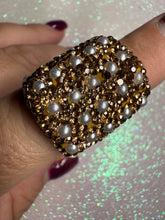 Load image into Gallery viewer, Sortija Glam Brillante con Perlas y Cristales ✨💍