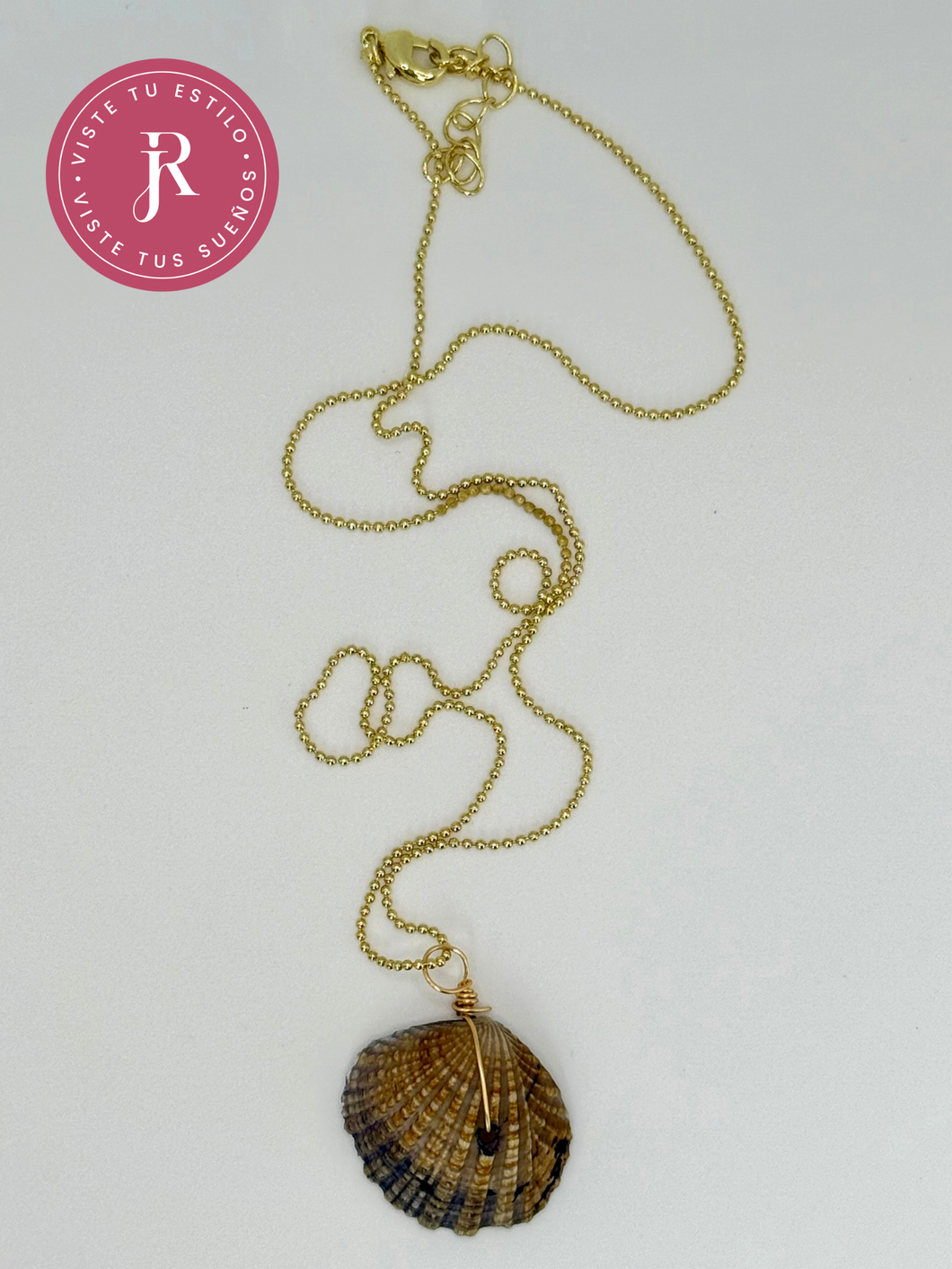 Cadenas con caracoles - Shell Necklaces