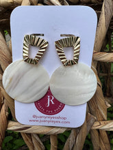 Load image into Gallery viewer, Shell Earrings
